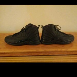 Retro air jordan black winter 12
